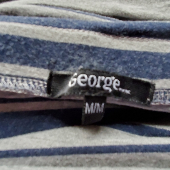 Skirts - Picture 2 of 4